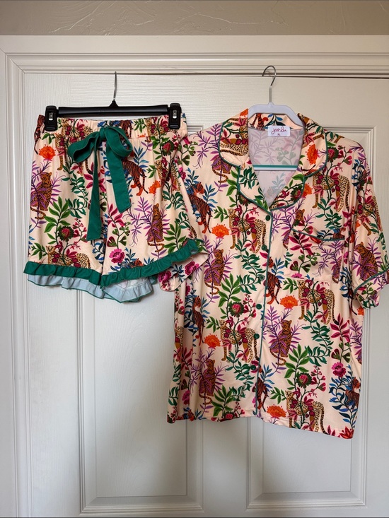 Jess Lea Other - Jess Lea Women's Cream Floral Pajama Top - Cream/Multicolor